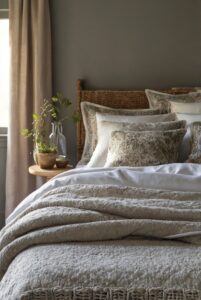 Read more about the article What are the advantages of using hypoallergenic bedding in the bedroom?