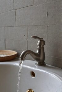 Read more about the article How to replace a bathroom sink stopper?